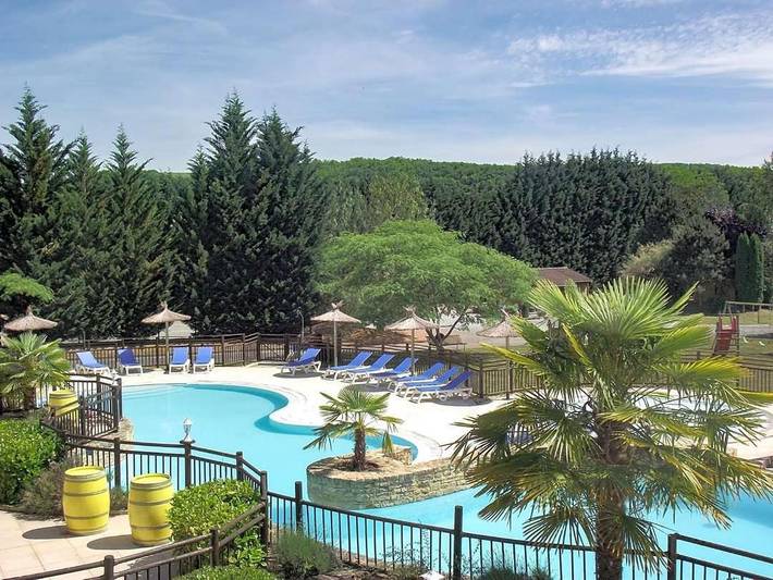 Location de vacances pour 4 personnes, avec Jacuzzi et Terrasse ainsi que Jardin et Piscine à Fumel