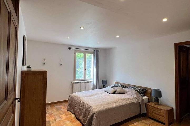 Location de vacances pour 12 personnes, avec jardin et balcon à Entrecasteaux - 4