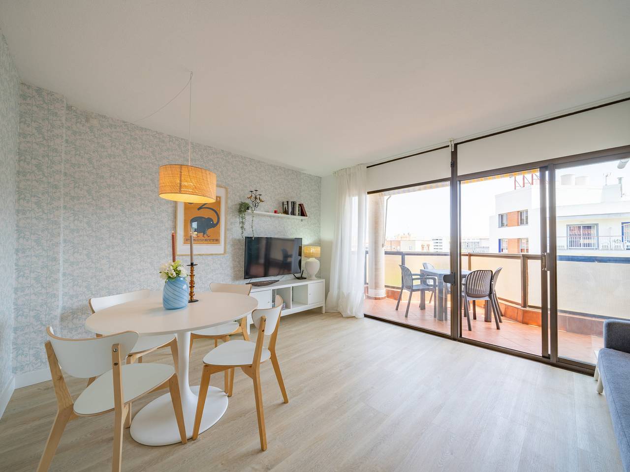 Entire apartment, Seaside apartment with pool, Wi-Fi, and air conditioning in Malgrat de Mar, Costa del Maresme