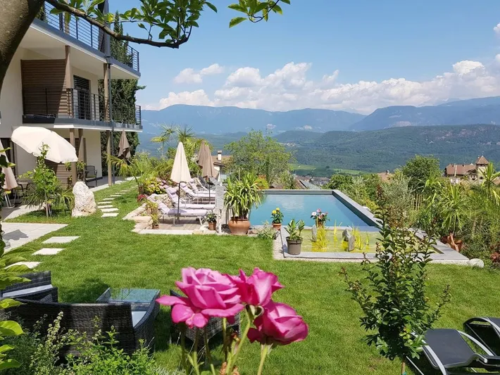 Ferienwohnung für 2 Personen, mit Ausblick und Garten sowie Pool - 1