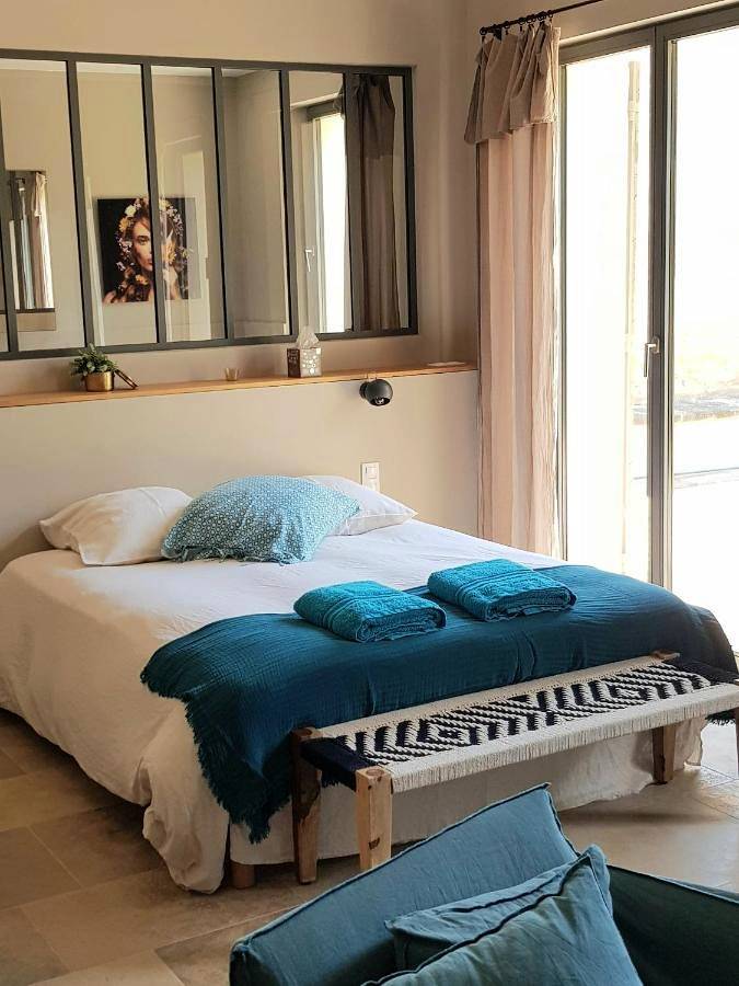 Chambre d’hôte pour 4 personnes, avec piscine ainsi que jardin et vue à L'Isle-sur-la-Sorgue - 2