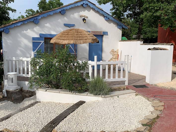 Gîte pour 7 personnes, avec terrasse ainsi que jardin et piscine à Saint-Montan - 4