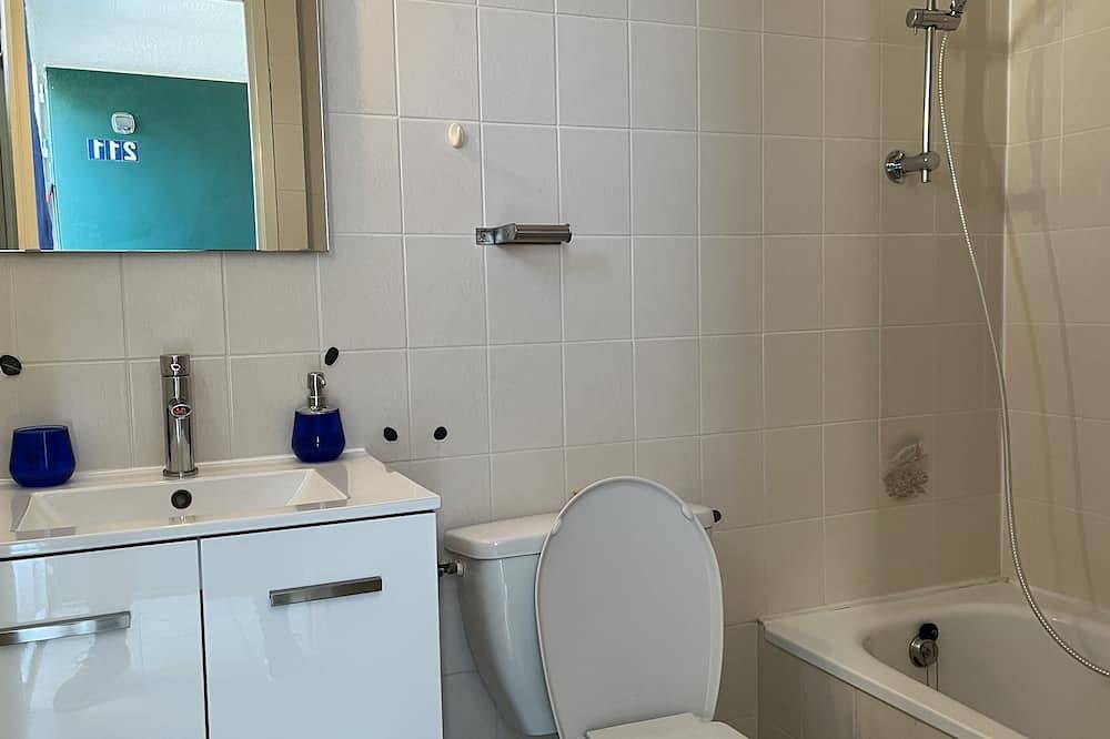 Apartamento entero, Studio Climatisé vue mer a 900m de la Plage in Sant Ambroggio, Lumio