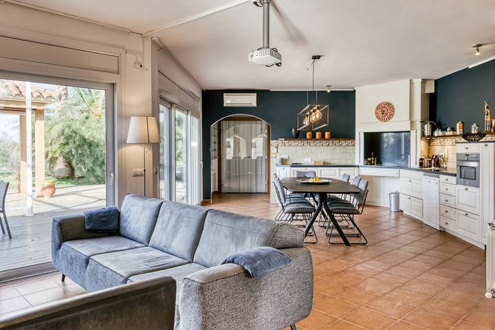 Location de vacances pour 10 personnes, avec jardin à Torroella de Fluvià - 4