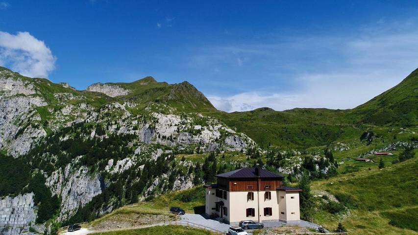 Gîte pour 8 personnes, avec jardin et vue, animaux acceptés à Paluzza