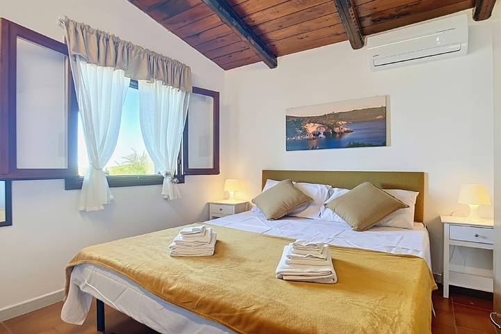 Vacation rental for 2 people, with yard and balcony in Gargano