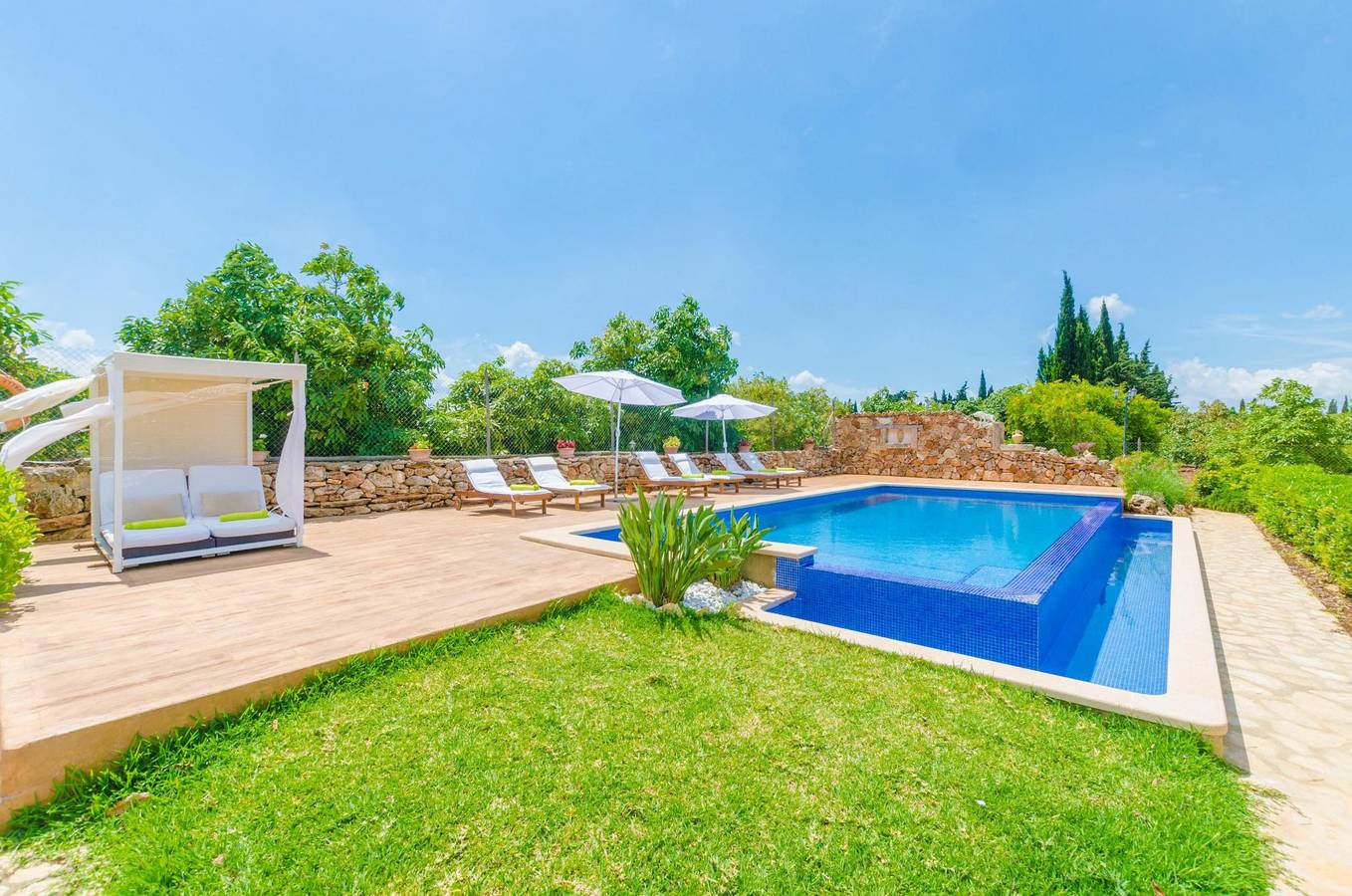 Es Moyà Des Pins - Villa con piscina privada en Muro. Wifi Gratis in Muro, Mallorca Norte