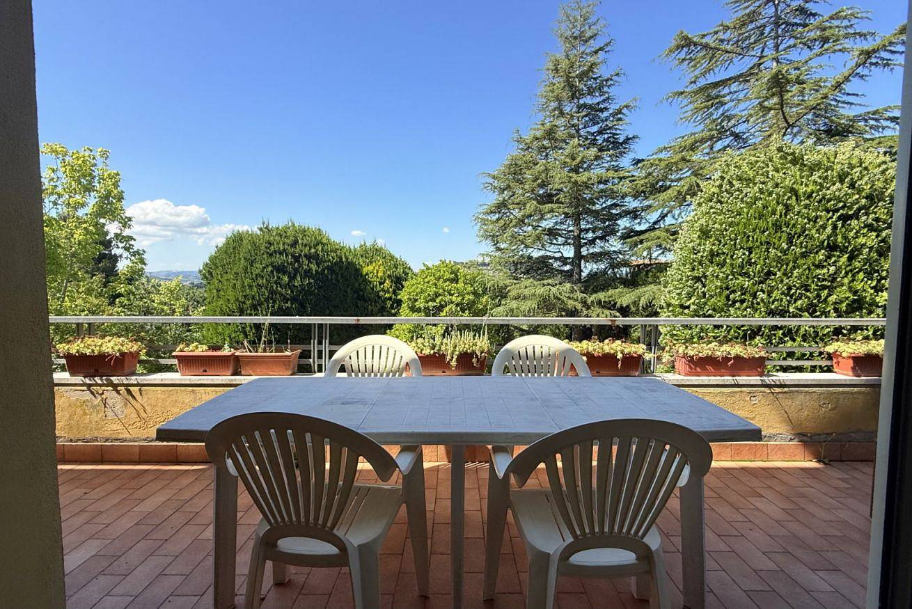 Geheel appartement, Vakantieappartement voor 10 personen met tuin in Camerano, Riviera del Conero