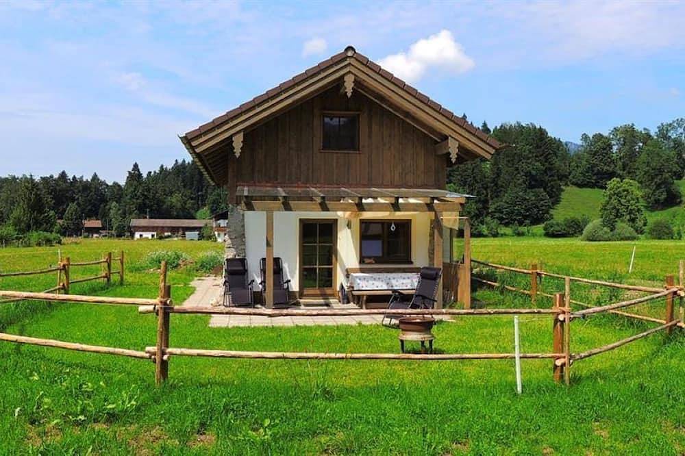 Gemütliche Hütte im schönen Lenggries, in Alleinlage mit Nähe zum Isarradweg in Brauneck, Lenggries