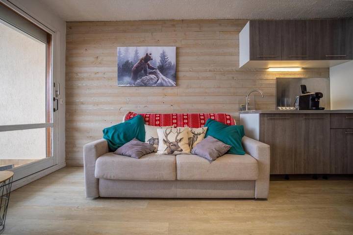 Gîte pour 6 personnes, avec vue et terrasse, animaux acceptés dans Gréolières les Neiges - 3