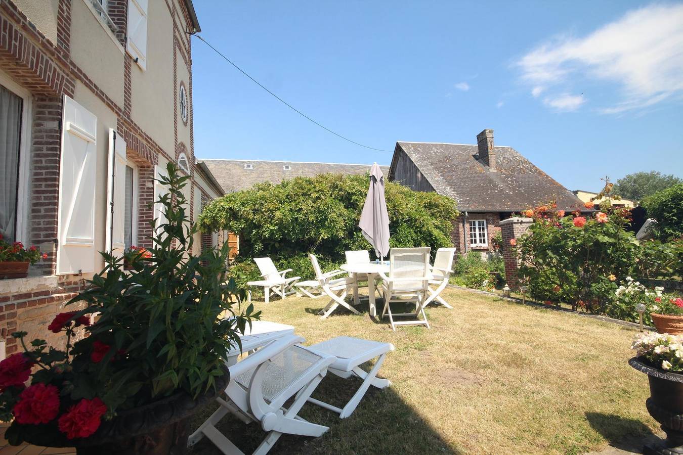 Rose et Géranium in Dampierre-en-Bray, Région de Dieppe