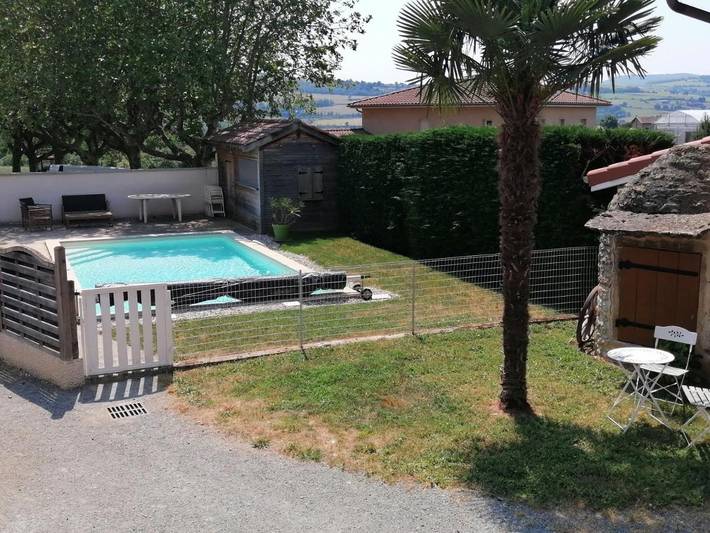 Location de vacances pour 8 personnes, avec piscine ainsi que jardin et terrasse à Saint-Germain-Nuelles - 3