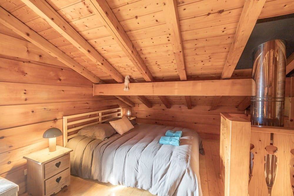 Chalet « Acogedor con Altillo »: vistas a la montaña, terraza privada y Wi-Fi in Verchaix, Region Bonneville