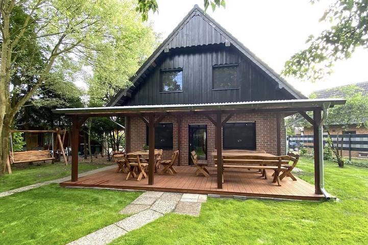 Ferienhaus für 12 Personen, mit Terrasse und Garten in Alfsee