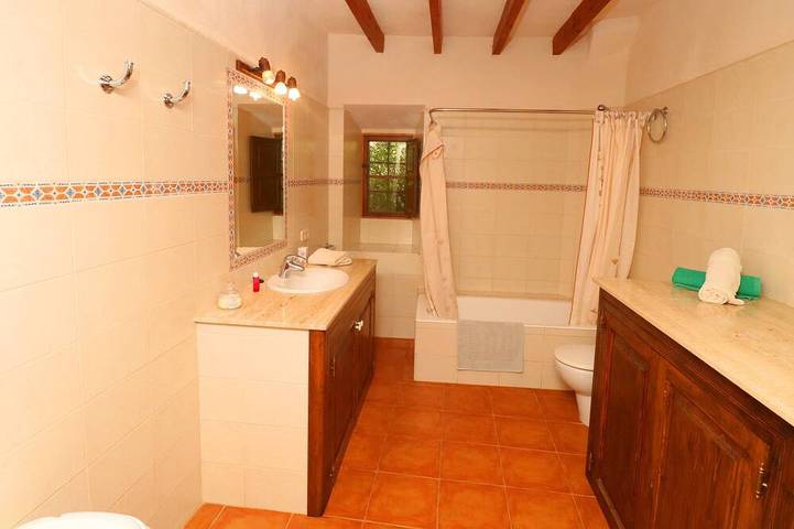 Can Cova, Wi-fi gratis, piscina privada y jardín in Es Llombards, Santanyí