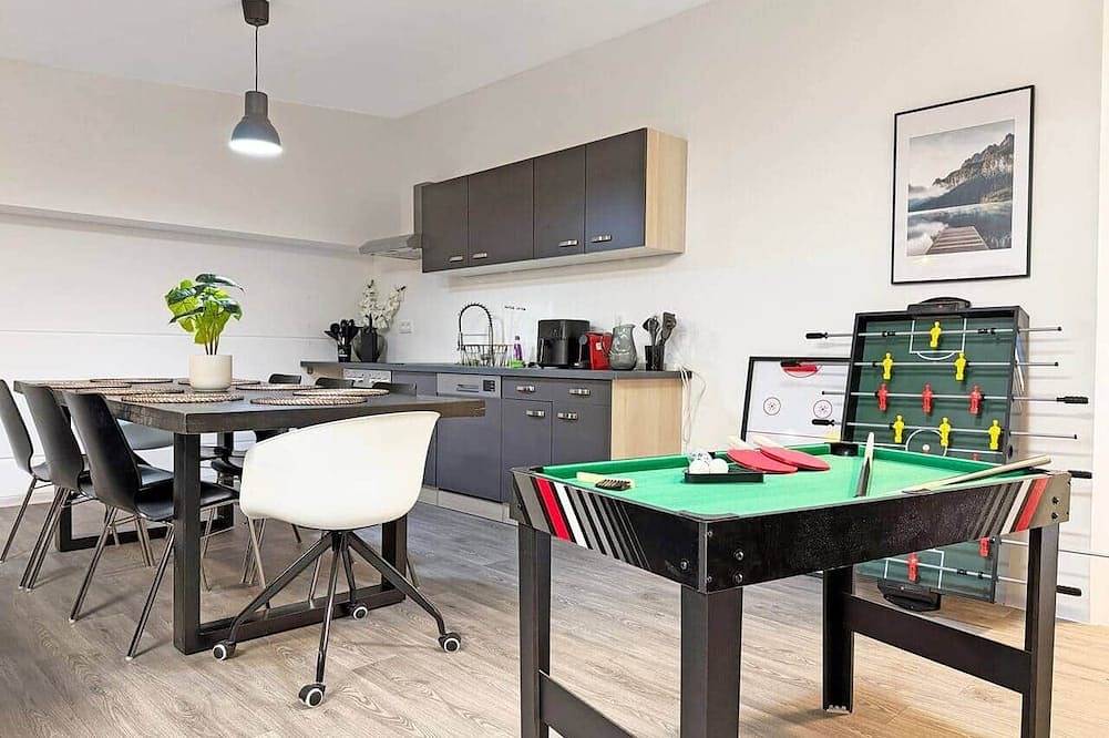 Ganze Wohnung, Industrie-Gruppenloft · 12 Personen · Spa, Spielbereich in Nürtingen, Landkreis Esslingen