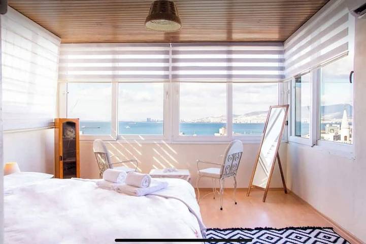 Scenic Three-Level Retreat in Izmir, Türkische Ägäis
