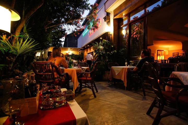 Alojamiento y desayuno para 4 personas, con jardín y vistas - 1