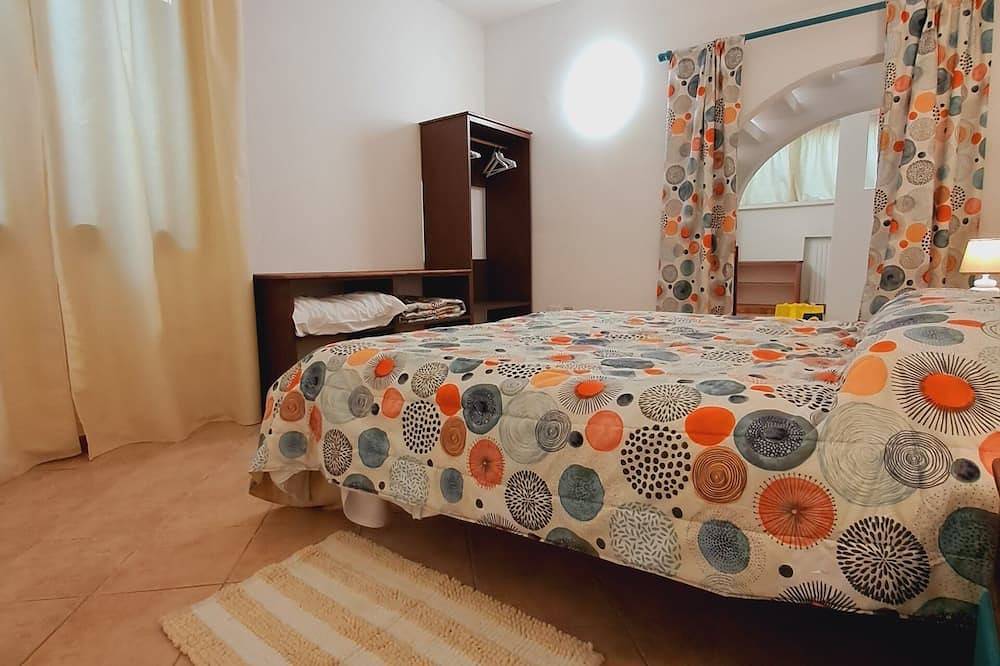 Ganze Wohnung, Family apartment: sleeps 6, Use of garden, sunbeds and swimming pool. in Monte San Pietro, Bologna Provinz