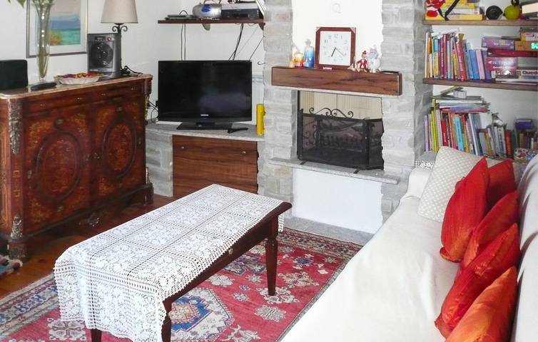 Ganze Ferienwohnung, Urlaub am See: Parkplatz, WiFi, Terrasse & Pool in Germignaga, Lago Maggiore (Lombardei)