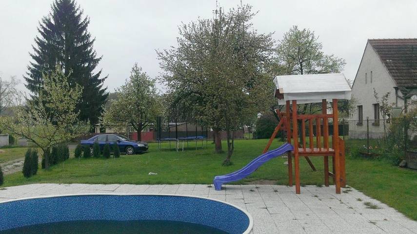 Gîte pour 6 personnes, avec Terrasse ainsi que Jardin et Piscine à Libín