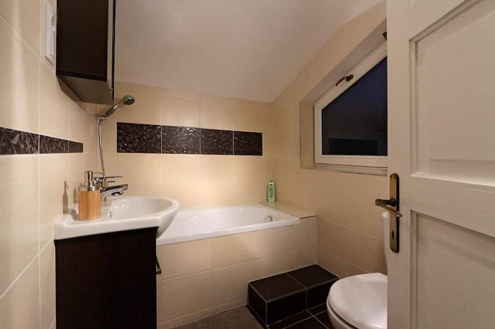 Ganze Wohnung, Apartments Zámoček Staré časy : Deluxe Apartment with Balcony in Deutschendorf, Low Tatras