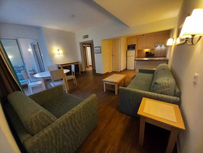 Gîte pour 6 personnes, avec piscine dans Plage du Port Fréjus