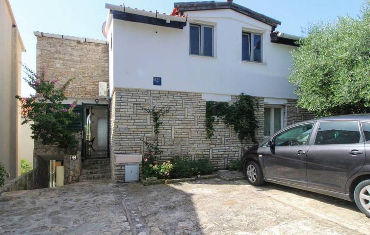 Ferienwohnung für 2 Personen, mit Terrasse in Rukavac