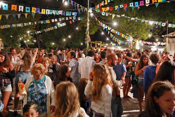 Gîte pour 10 personnes, avec jardin dans Fernão Ferro - 3