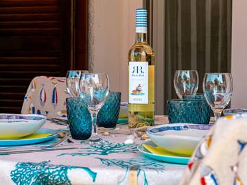 Gîte pour 4 personnes, avec terrasse ainsi que piscine et jardin, animaux acceptés à Empuriabrava