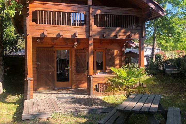 Chalet for 6 people, with pool and hot tub as well as balcony and garden - 1