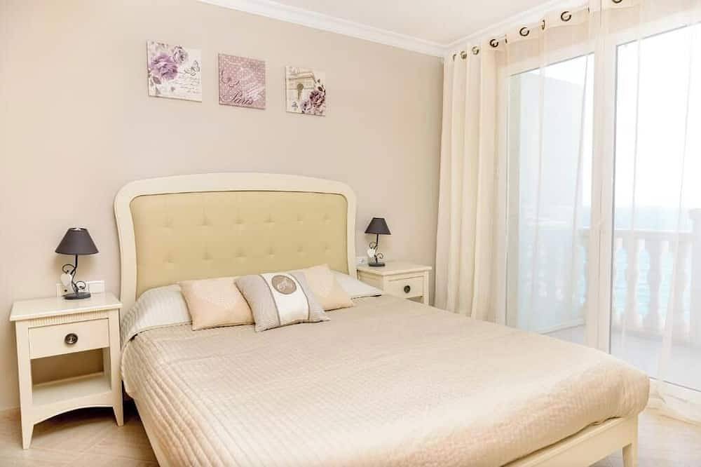 Ganze Wohnung, 1 minute from the beach! sea, mountain, island and 16th century tower views. in Benidorm, Costa Blanca