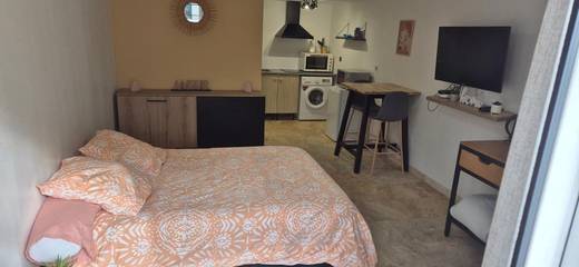 Gîte pour 3 personnes, avec terrasse à Villeneuve-le-Roi