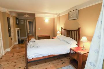 Log Cabin for 8 People in Wroxham, Norfolk, Photo 2