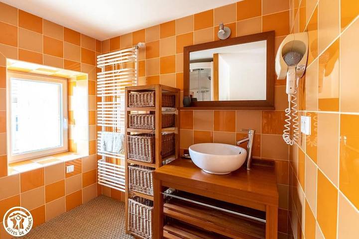 Location de vacances pour 2 personnes, avec balcon à Charbonnières-les-Varennes - 3