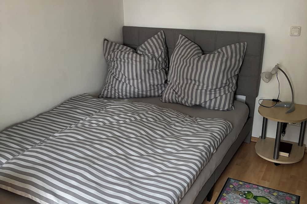 Cozy house in the middle of the garden in Heusenstamm, Landkreis Offenbach