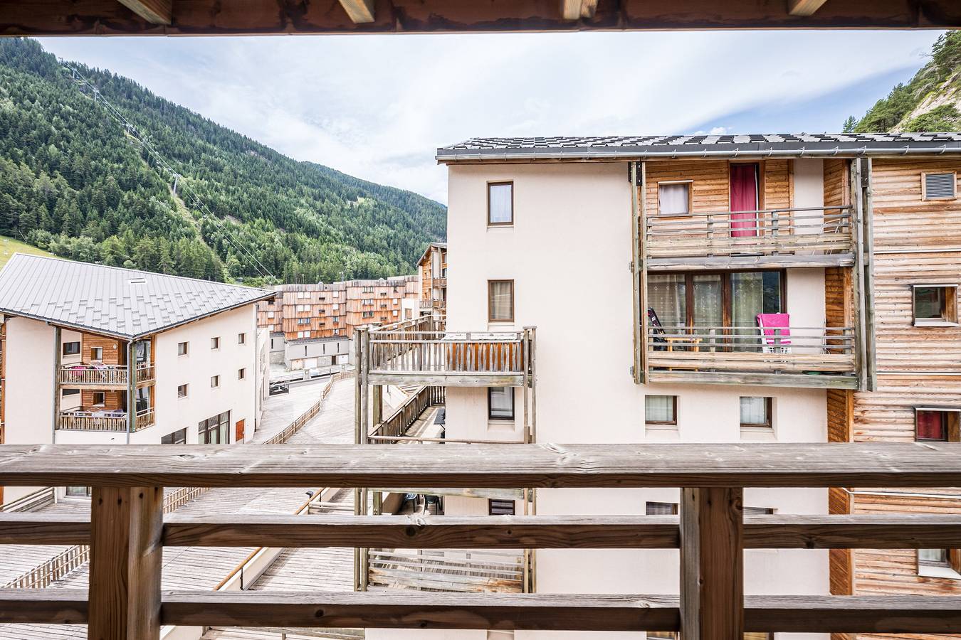 Apartamento entero, Apartamento 'Les Chalets De La Vanoise N°4208' con vistas a la montaña y balcón in La Norma, Villarodin-Bourget