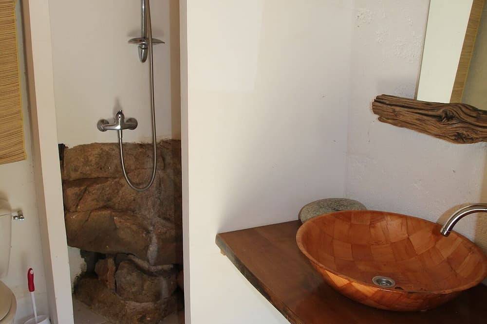 Unabhängige Kassette in einer außergewöhnlichen natürlichen Umgebung #Promo 15. Mai bis 28. Juni in Peri, Ajaccio und Umgebung