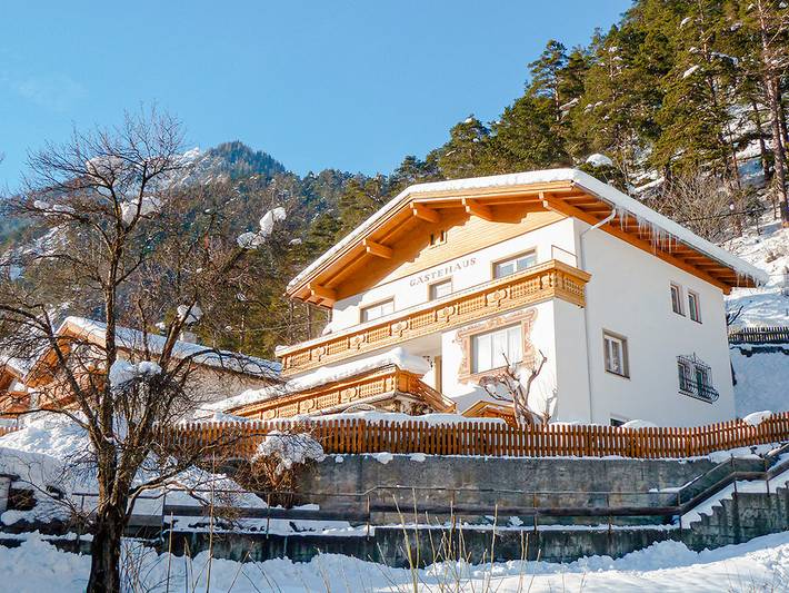 Ferienhaus für 16 Personen, mit Terrasse in Tirol - 2