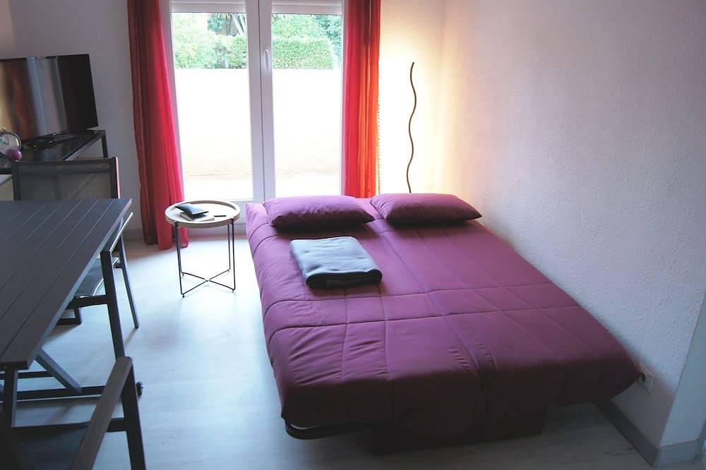 Appartement entier, Lara 2 - T2 Balcon Piscine Lit double & clic-clac  Parking privatif in Cap d'Agde, Agde
