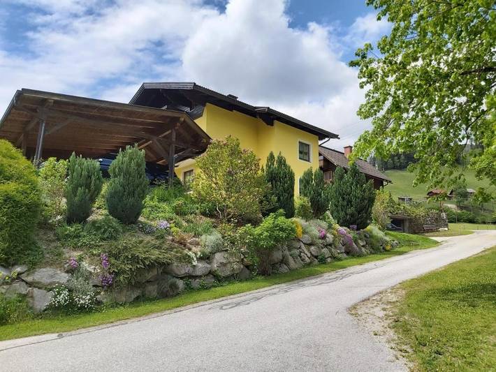 Alojamiento y desayuno para 4 personas, con jardín además de vistas al lago y vistas - 1