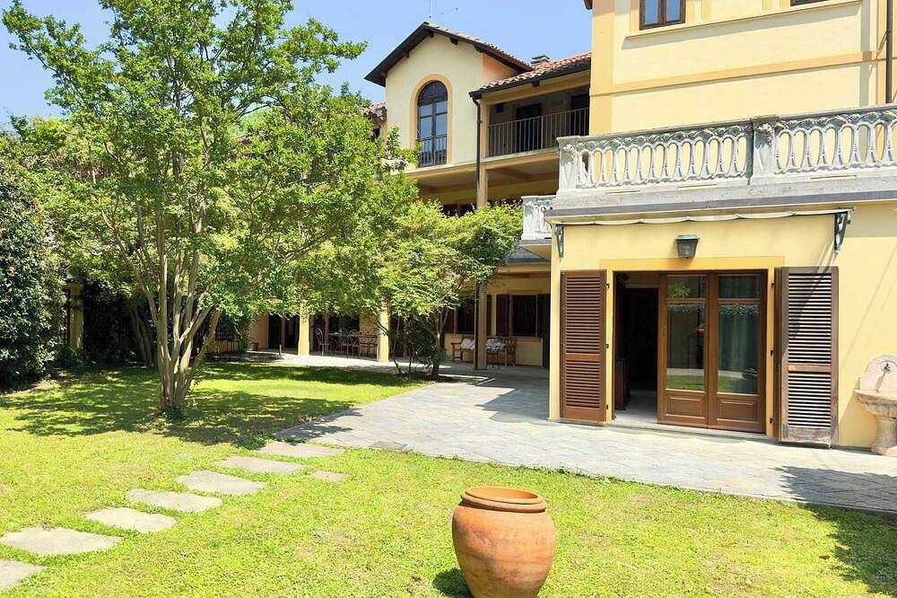 Dimora il Pozzetto, elegant villa with garden in Magnano, Biella Provinz