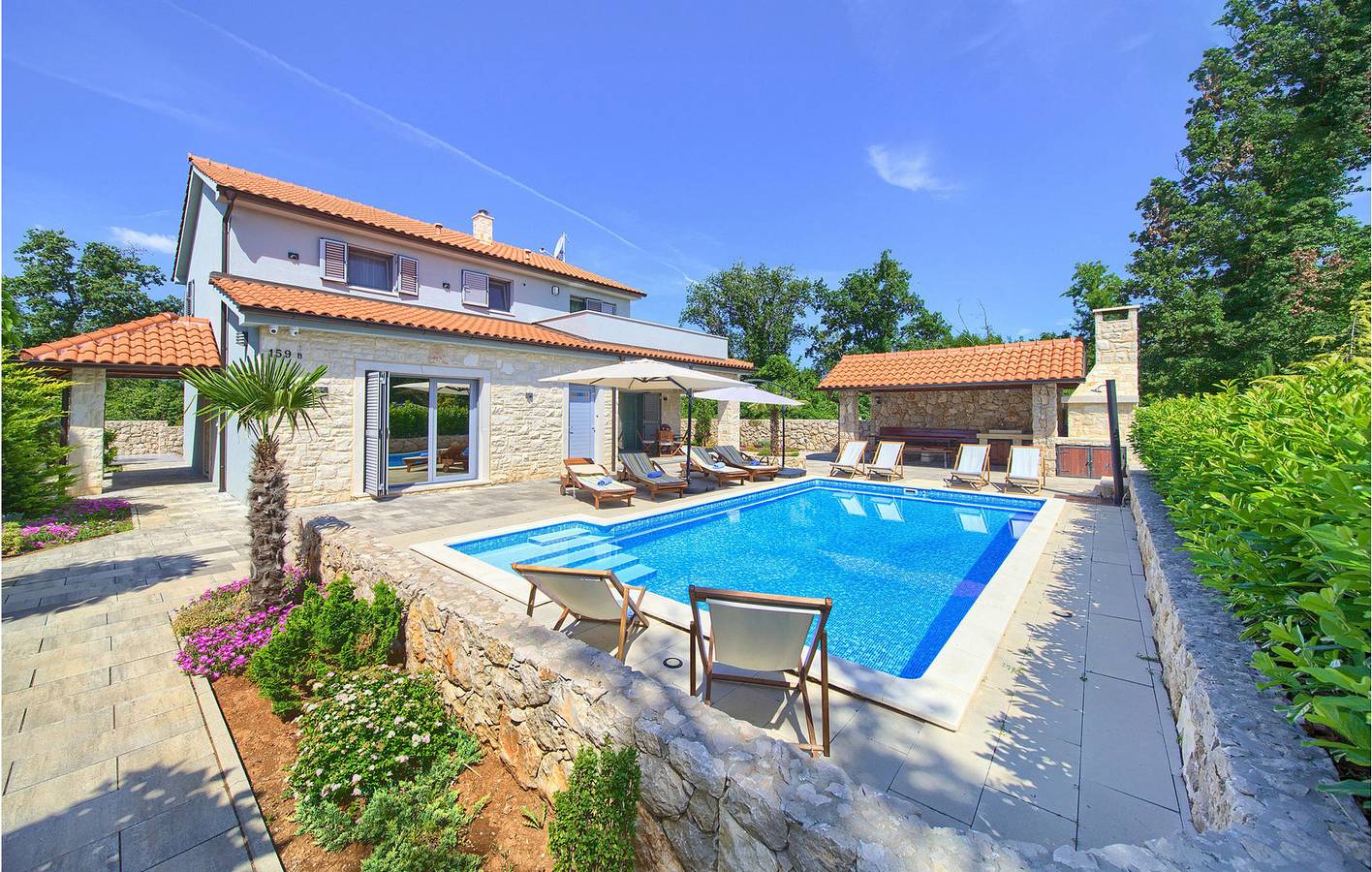 Gemütliche 2-Zimmer-Wohnung mit Pool in der Nähe des Stadtzentrums von Kras in Dobrinj, Krk