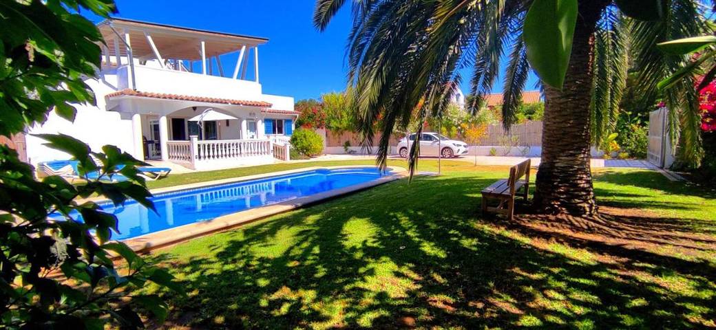 Chalet para 8 personas, con Balcón y Terraza además de Jardín y Piscina en Los Caños de Meca
