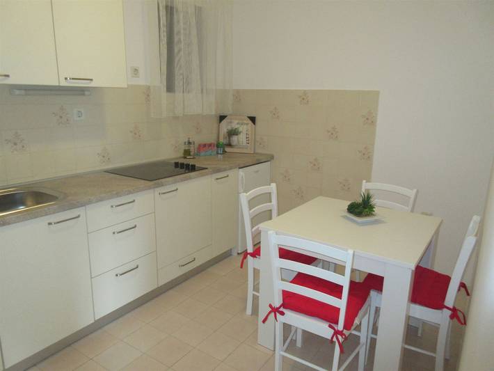 Ferienhaus für 5 Personen, mit Garten und Ausblick in Marina