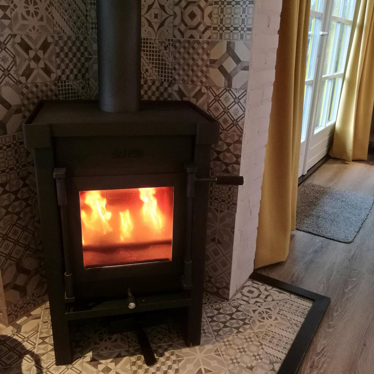 Komfortables Ferienhaus für 10 Personen mit Steg und umzäuntem Garten Nähe Callantsoog in Niederländische Nordsee