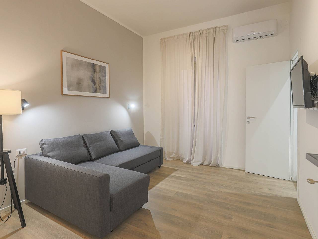 Charming room in the center of Salerno in Salerno, Costa tirrenica Campania