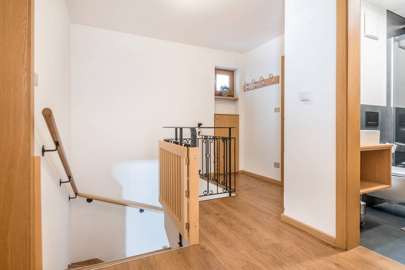 Entire apartment, Apartment "Villa Erina D" with Mountain View, Terrace & Wi-Fi in Ortisei, Dolomiti Superski