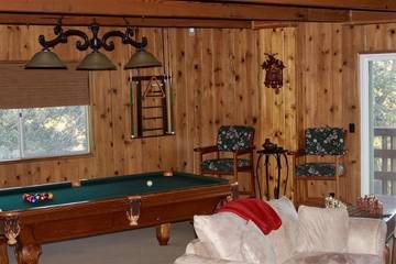Log Cabin for 10 Guests in Lake Arrowhead, San Bernardino County, Picture 1