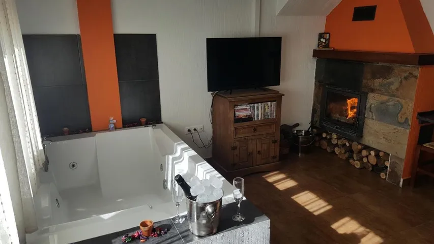 Apartamento de vacaciones para 2 personas, con jardín y jacuzzi - 1